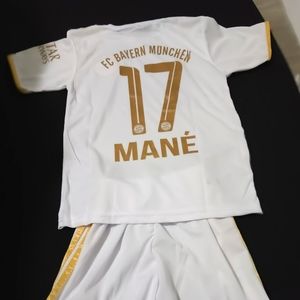 Bayern munich soccer uniforme for kid 8 to 10 years old